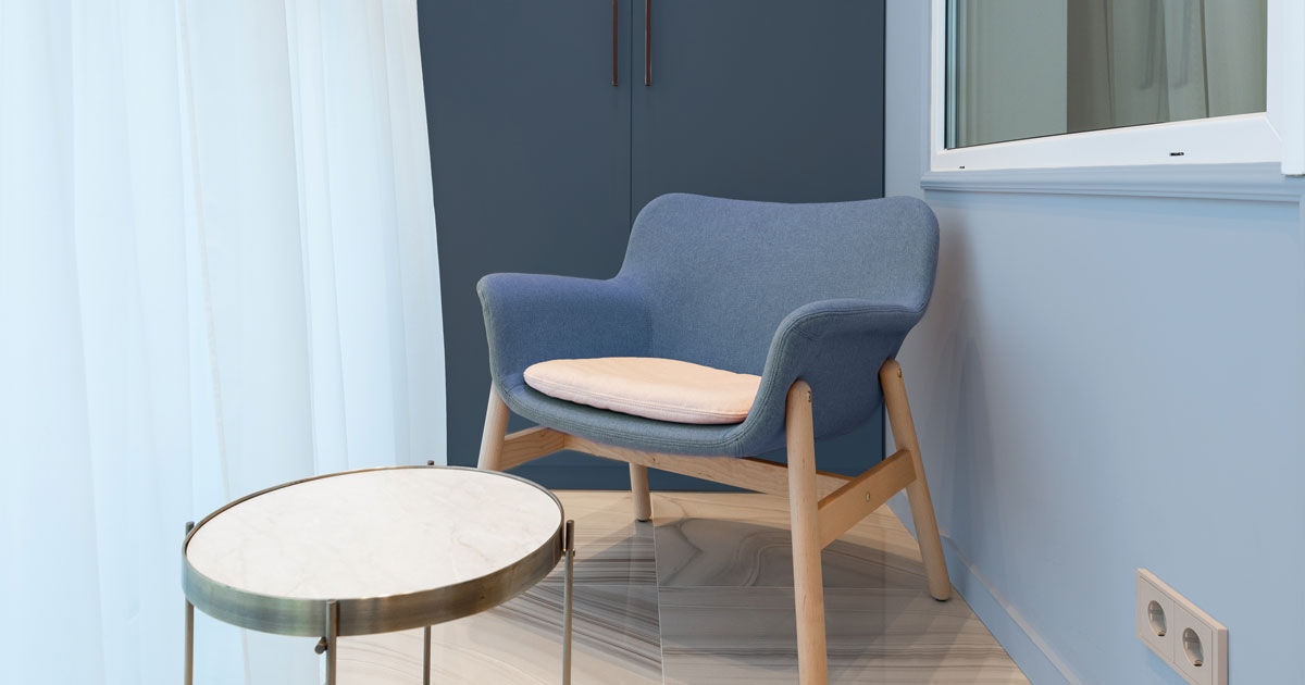 diamondvogel's tweet image. Calm and collected, this selection of blue hues is designed to create a restorative atmosphere for health and wellness environments. Working from light to dark and sharing a similar undertone, three blues are highlighted by our Color of the Year, Zenith. bit.ly/3gOBrUy