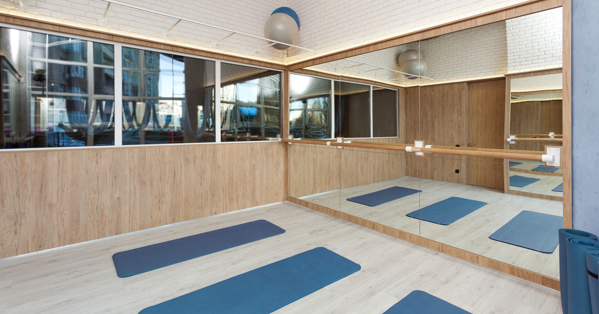 diamondvogel's tweet image. Calm and collected, this selection of blue hues is designed to create a restorative atmosphere for health and wellness environments. Working from light to dark and sharing a similar undertone, three blues are highlighted by our Color of the Year, Zenith. bit.ly/3gOBrUy