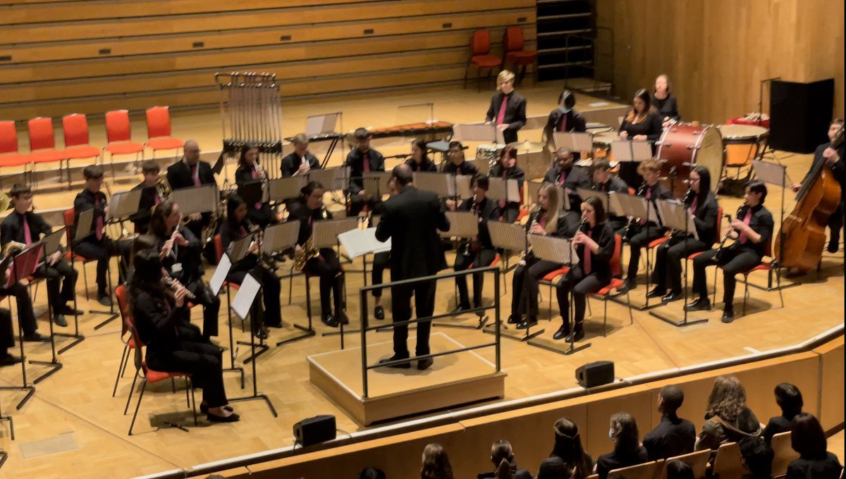 mtdevuk's tweet photo. Another cracking performance by the Birmingham Schools wind orchestra.

@SFE_MS #s4feensembles https://t.co/RCJTz0L2ve