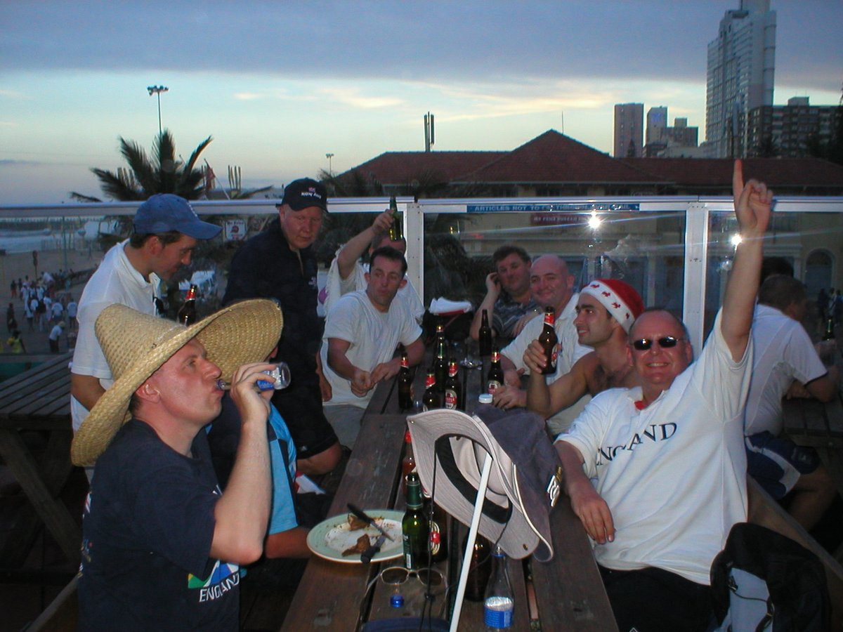 addisarmy's tweet image. 🕰 ADDIS THROWBACK | Christmas Day 2004 in Durban and we wished it could be Christmas every day! Not sure any of us have had a heavier drinking session since. #JoeCools