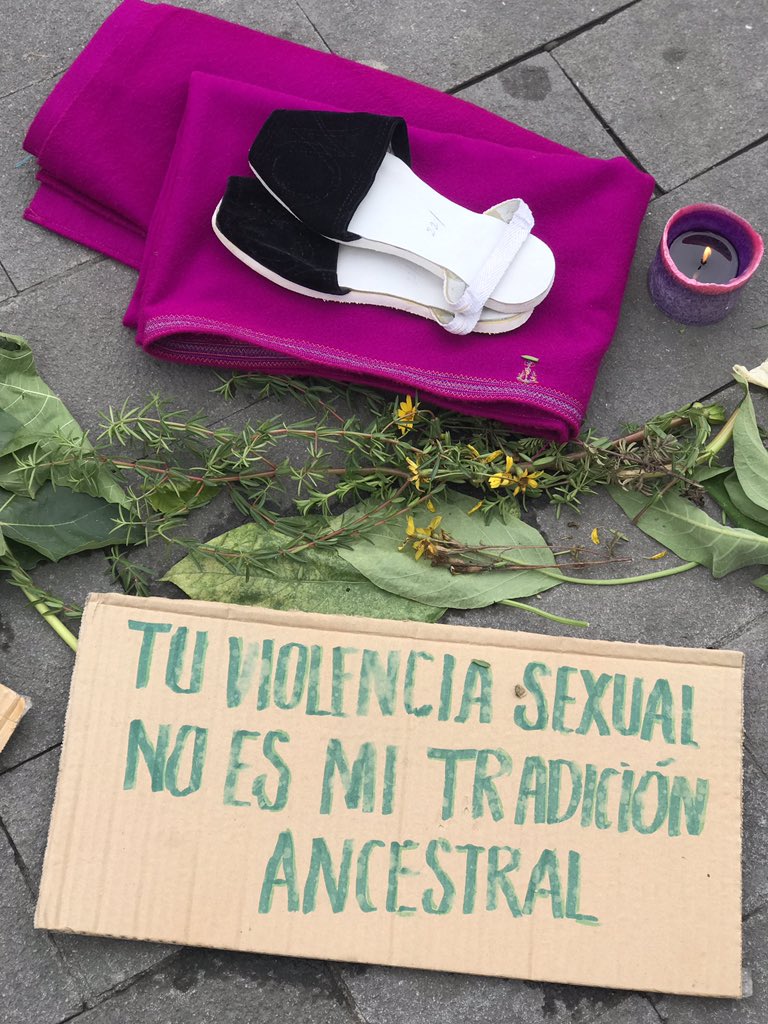 Paovercoutere's tweet photo. Kawsayta munanchik - #VivasNosQueremos Toma del parque de Otavalo - camino al #8M https://t.co/zVeW5G4Ara