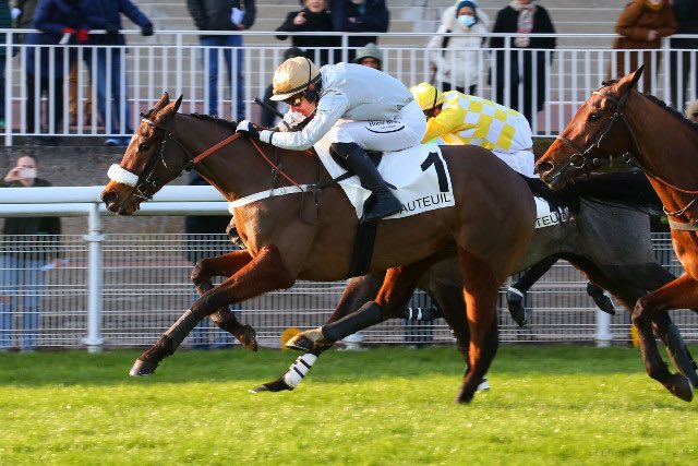 HEART WOOD (Choeur du Nord - Miss Nikita) gagne la Listed à Auteuil aujourd’hui, Prix Univers II
Acheté par <a href="/CamillePeltier/">Camille Peltier</a> à Tildarg Stables £10,000 à @tatts_ireland November sale

📸<a href="/AprhChantilly/">Aprh</a>
