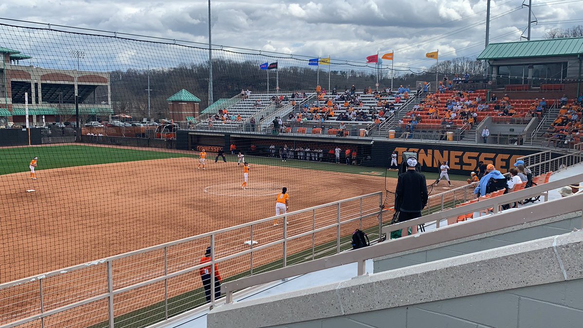 S/O to Real Italian ICE… 🔥🔥🔥 <a href="/Vol_Softball/">Tennessee Softball</a> Game supporting the fam. Vol Nation is amazing.