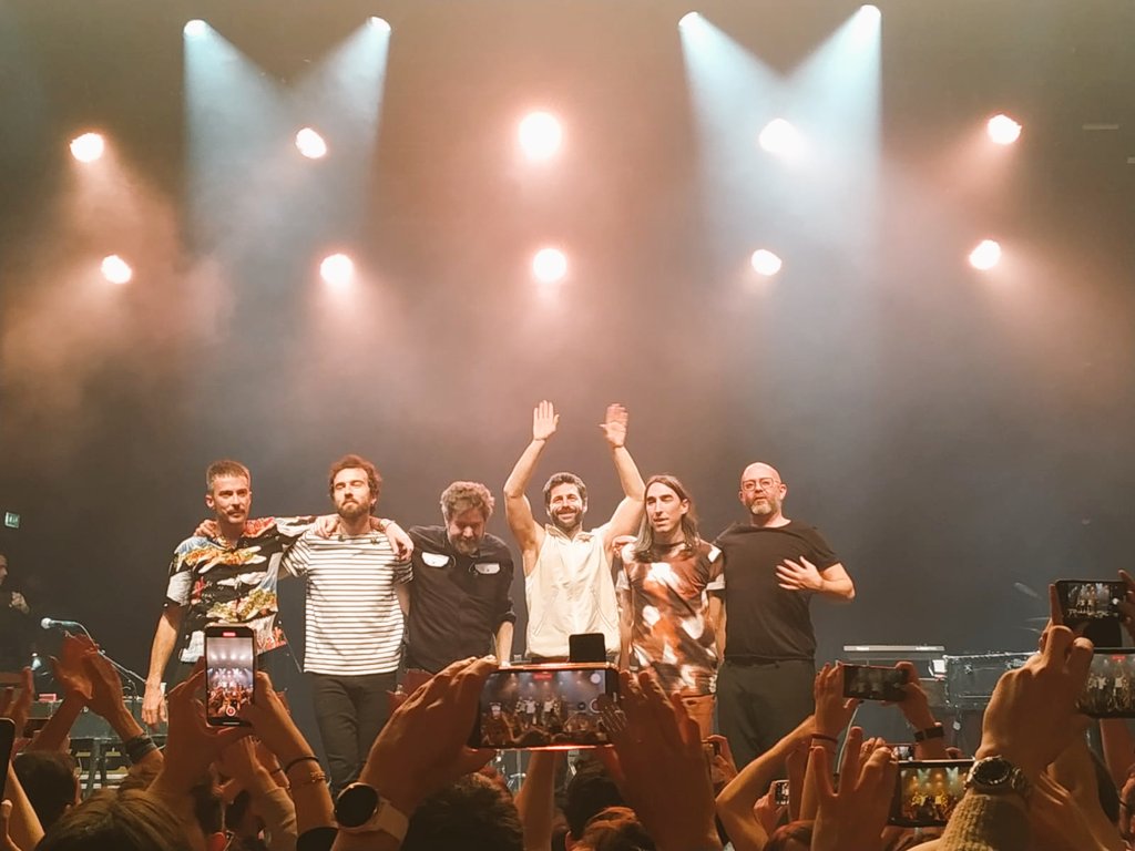 Veroteroruiz's tweet photo. @vetustamorla @bataclan_ @GloriaNM Qué maravilla!!🔥 https://t.co/HmrQ5DeHI3