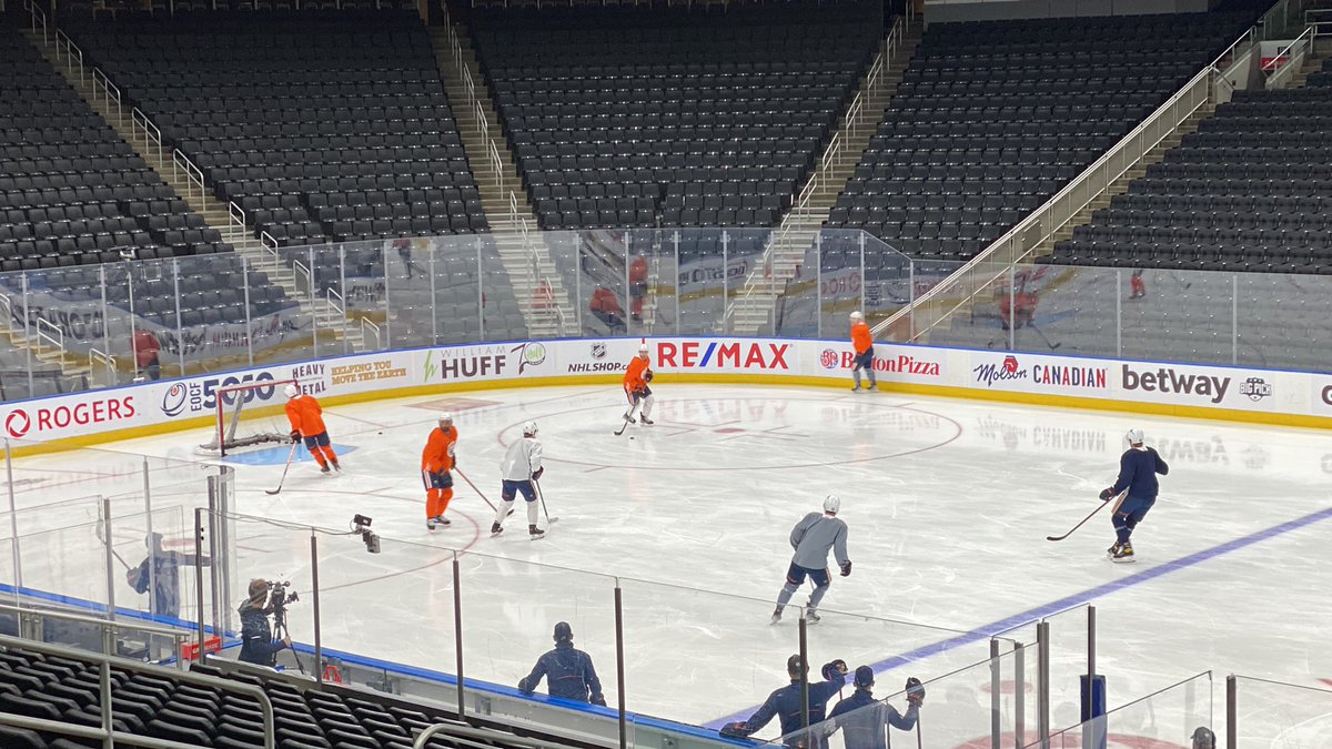 TSNRyanRishaug's tweet photo. Oilers with a fancy new bright orange practice jersey.  Don’t think I’ve seen that before.  Bright.  

Also, No Mike Smith today on the ice, Koskinen in net…..   I just buried the lead didn’t  I… ? https://t.co/hFdI37tMIh