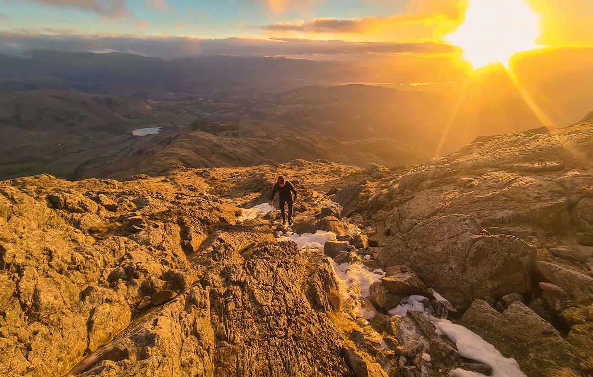 DanBell__'s tweet photo. A few more from this morning 🌄

#TheLakeDistrict #WetherlamEdge https://t.co/487g7OZ3NE