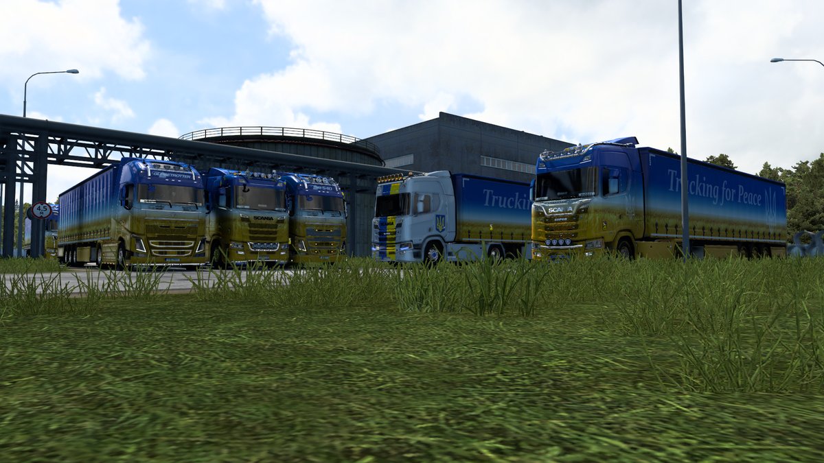 cml_logistik's tweet photo. Bereit für den Sonntags Livestream von @maximus003ix  mit dabei sind einige [CML] Fahrer.

Livestream => https://t.co/Qic9YOXNTH

#TruckingForPeace #stopthewar #ukraine #eurotrucksimulator2 #ets2 #scssoftware #bestcommunityever #scsconvoy https://t.co/or7LfqRW4n
