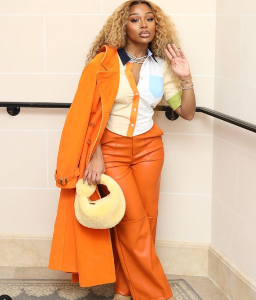 BlessingWayda's tweet photo. Jayda Always keep it classy🧡 https://t.co/gIdYh9ElPh