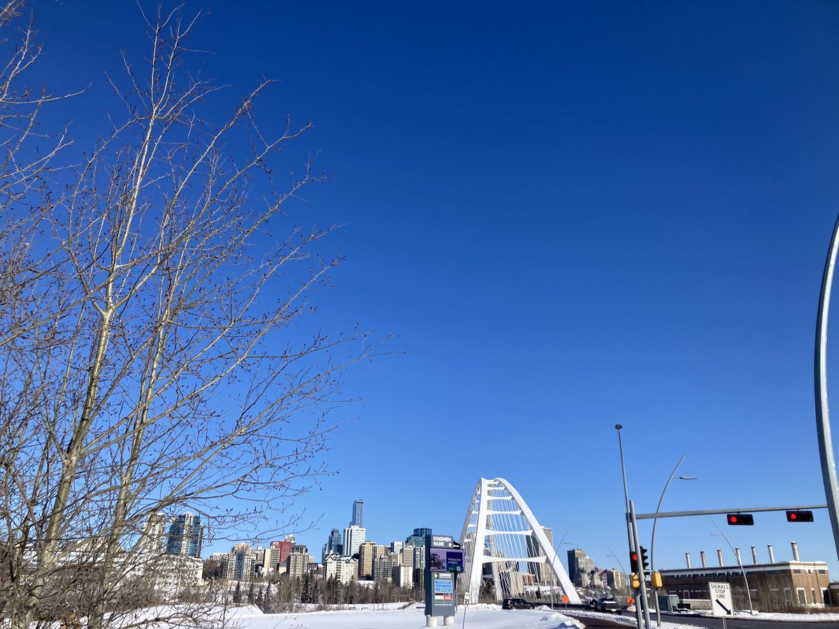 merissafb1's tweet photo. What a gorgeous Sunday morning in YEG! Loving the sunshine! Happy runner! #yeg #bostontraining #happyrunner #getoutside https://t.co/wJCUPcH1o4