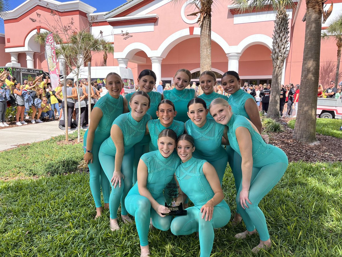 We are so excited to announce that we placed 5th in the small varsity jazz division at NDA nationals! We worked so hard on this dance all year and we couldn’t be prouder of our performance. Can’t wait to represent Borgia one more time tonight in pom finals 💛💙