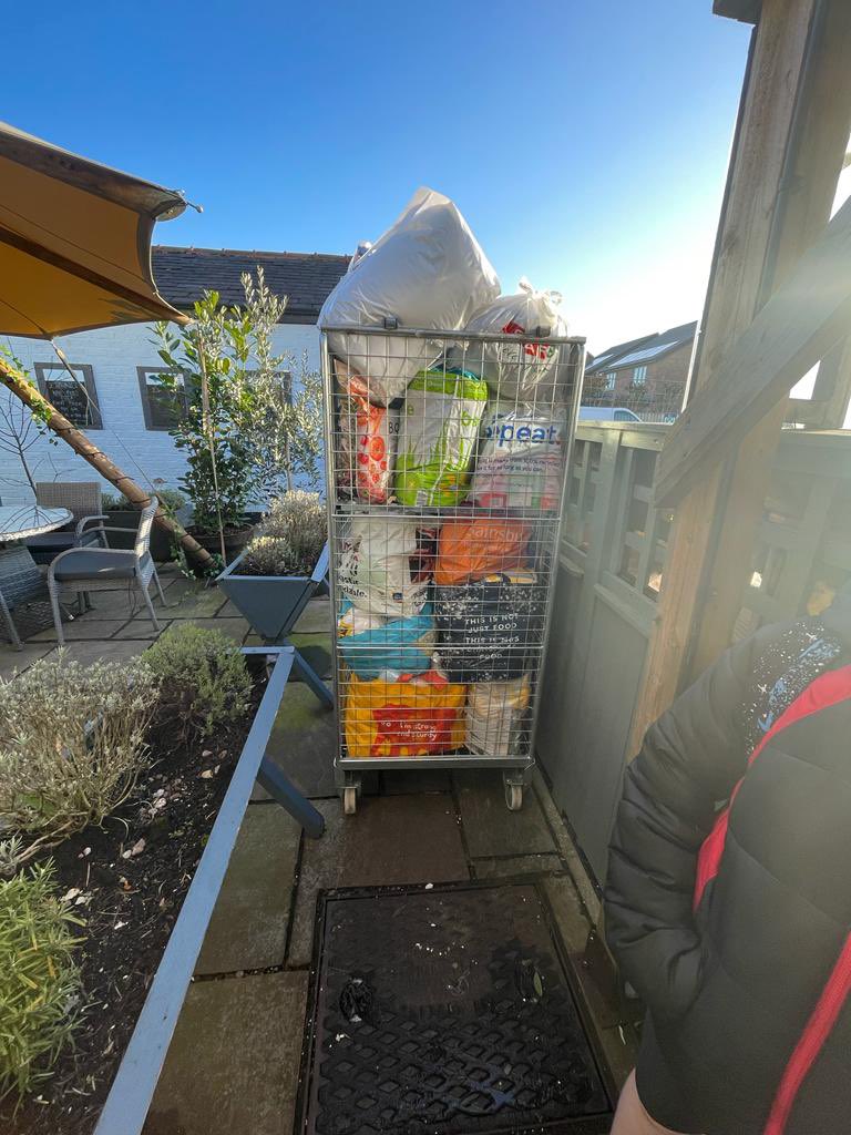 thank you to everyone who contributed to our collection for Ukrainian refugees. Along with the donations from neighbours Ashleigh Nursery School &amp; Anahata, we filled the van! they are on their way to the border of Poland &amp; Ukraine this week 
THANK YOU 🇺🇦💙💛