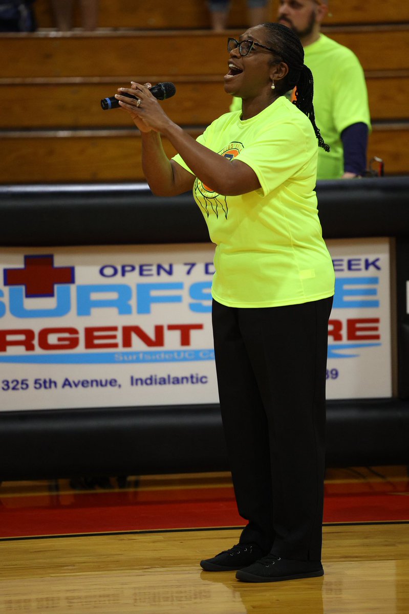 We were blessed to have Mrs Murray sing the National Anthem to start of the final game of the evening!  🔥🔥🔥🔥