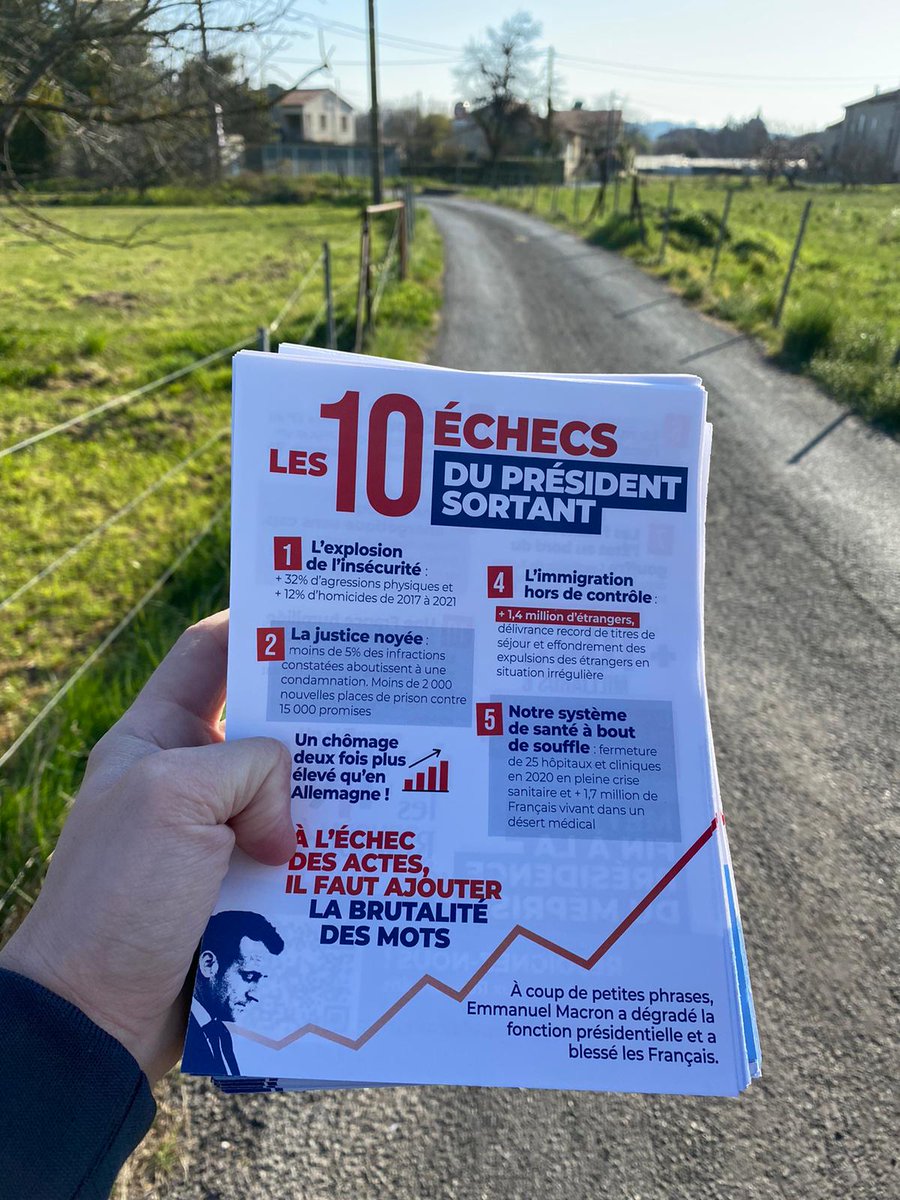 LR_3005's tweet photo. Les militants de la 5ème circo du #Gard toujours mobilisés sur le territoire ce week-end avec un tractage sur #Alès et #LeVigan !

Pour nous rejoindre🚀➡️ https://t.co/qx3Ra53q0r

#StopMacron #AvecPécresse #NouvelleFrance #LesRépublicains #Presidentielle2022 #Pécresse2022 #LR https://t.co/J5cz8VIaoa