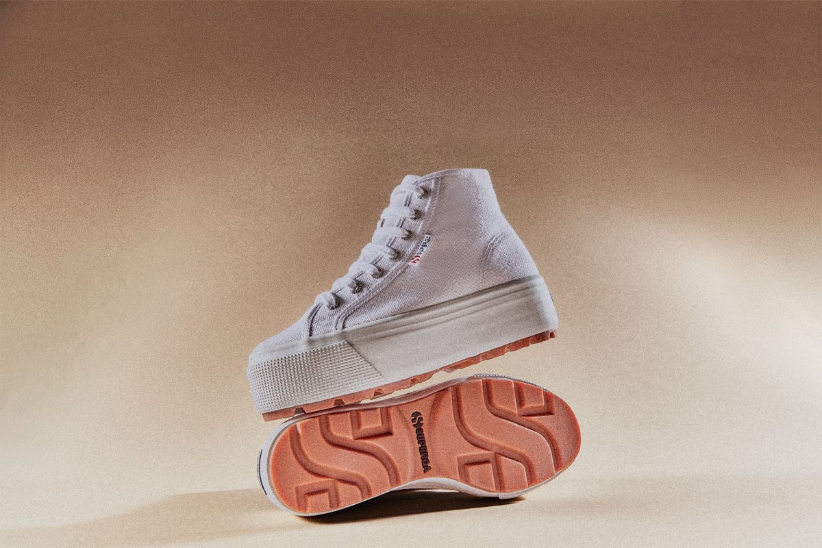 SupergaUSA's tweet photo. Reach new heights in Tank White 📈

Click the link to shop #superga 2705: https://t.co/XzaewKpyuX https://t.co/lXAXnlDLUM