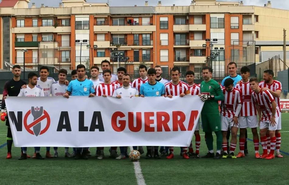cdtortosa's tweet photo. ⚽️ 📸 Les millors imatges del partit a la nostra pàgina de Facebook 👈🏻🔴⚪
CD TORTOSA 3 - UD Remolins Bitem 1
#2cat8b #PlayOff #FutbolCat #GolCat #Tortosa #TerresdelEbre https://t.co/i2TI8Zh43M