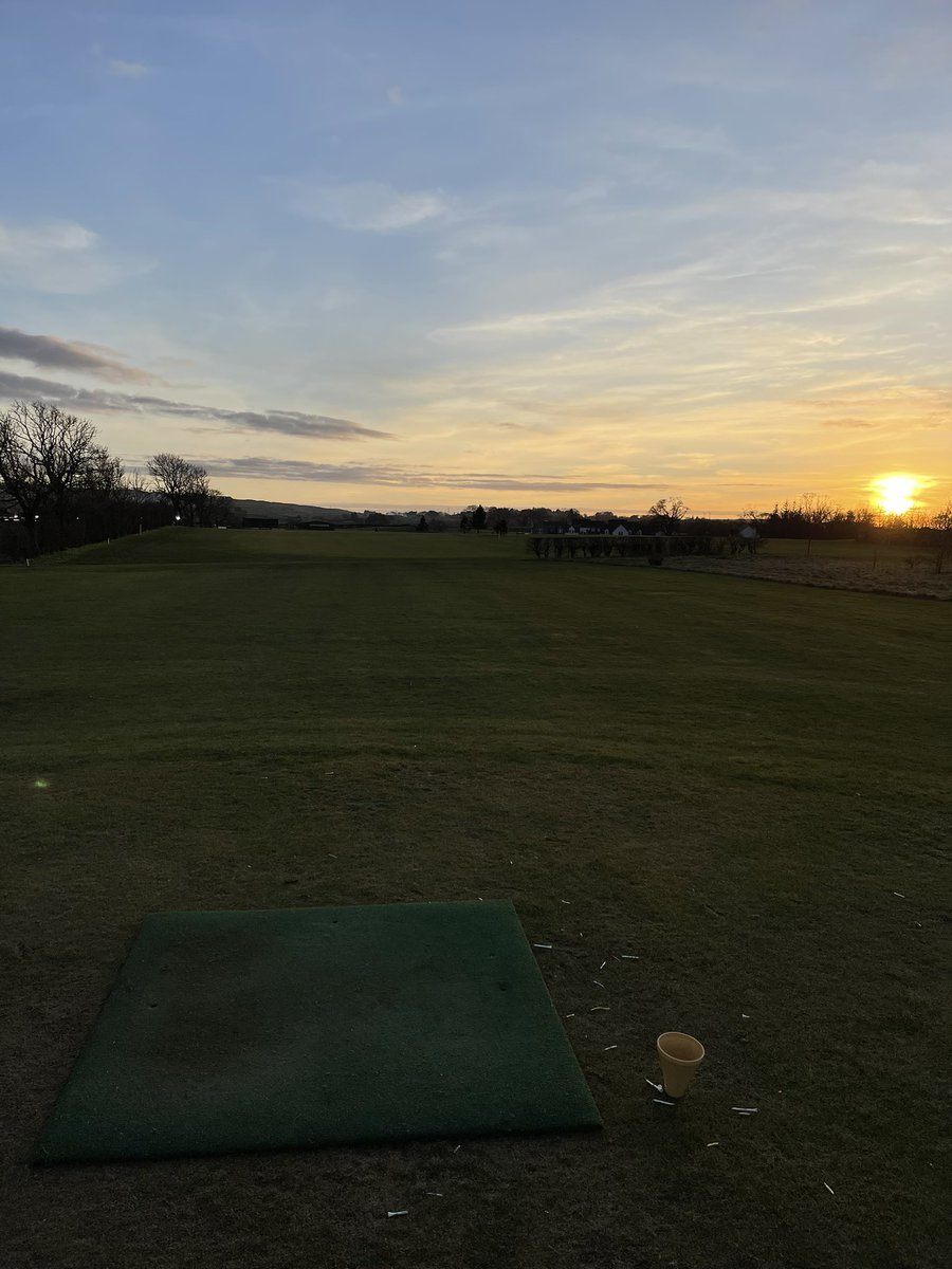 Sunset golf <a href="/mearnsgolf/">mearnsgolf</a> tonight ☀️🕶⛳️