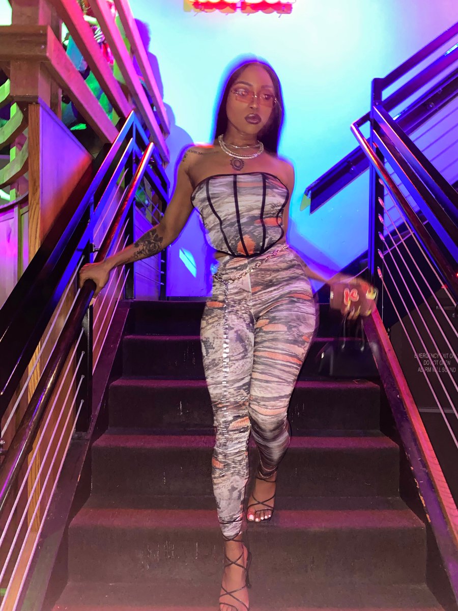 Amor_Chardonnay's tweet photo. Chardonnay Da Don 👑😍📌

#Yourfavcelebrity #DaFinest https://t.co/e30hstPGUG