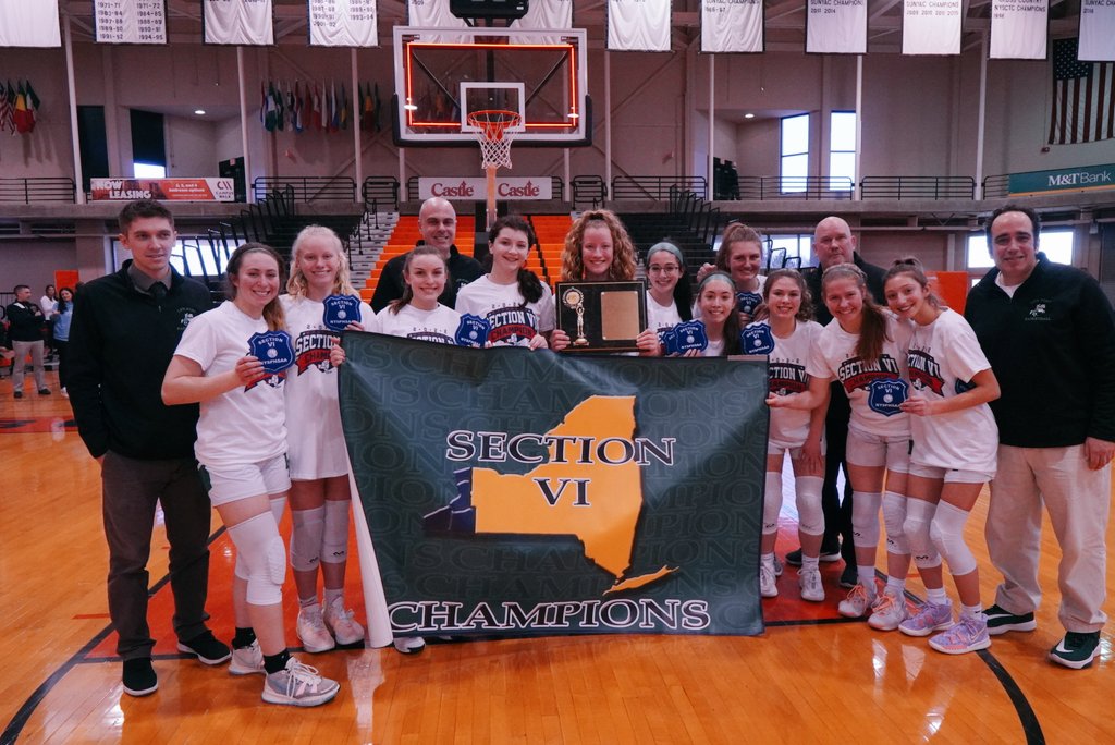 LarrySidelines's tweet photo. Your Section VI Class B1 girls basketball champions, Lewiston-Porter, winners in the finals today at Buffalo State College.
Photo by @LarrySidelines 
@LPGbball @LP_GreenMachine @LewPortLancers https://t.co/Y1k5qkSwWv
