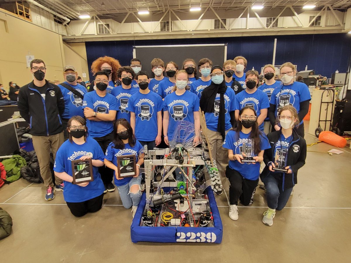 It was a tough competition at the Lake Superior Regional but in alliance with @CIS4607 <a href="/ThunderRobotics/">Thunder Robotics</a> we brought home the silver. We also won the Entrepreneurship Award for the 4th time.