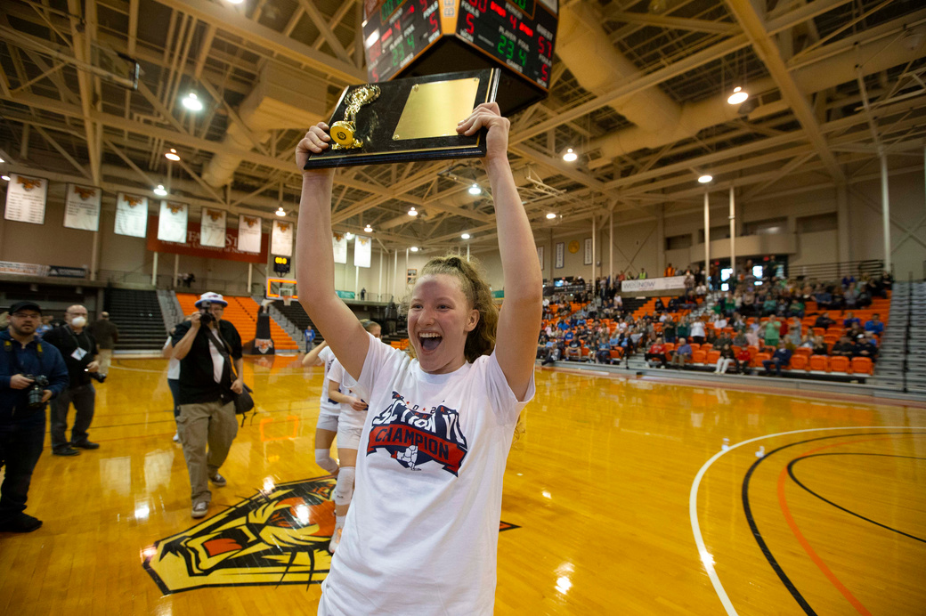 hsjrphoto's tweet photo. .@LPGbball  60, @DepewBasketball 57 Lew Port wins the @Section6GirlsBB Class B1 Championship https://t.co/dJGgcXfHWE