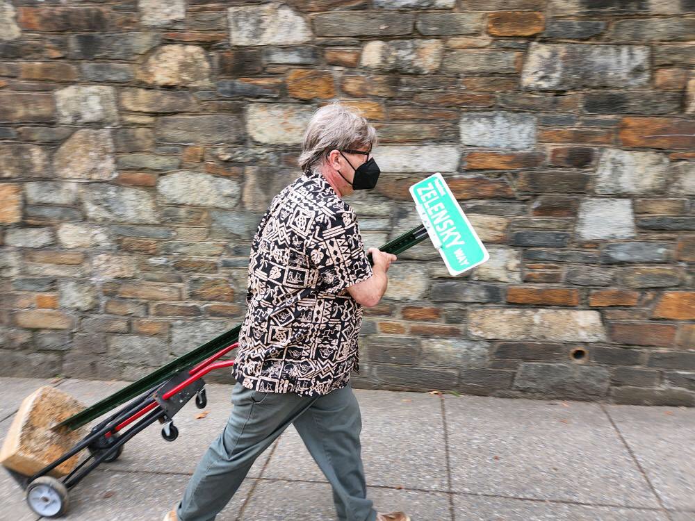 Claude Taylor tweet media