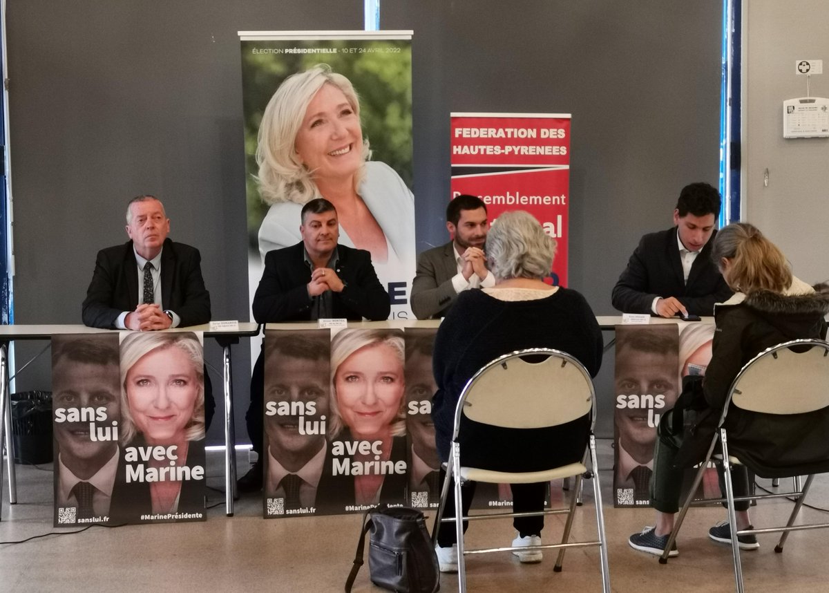 Olivier_Monteil's tweet photo. Conférence de presse ce dimanche matin à Tarbes (Hautes-Pyrénées) avec @JulienOdoul pour évoquer la campagne de #MarinePresidente .
Avec mon efficace fidèle adjoint @Serge_DUMANOIR et notre nouveau référent #GenerationNation du 65, @EnzoHouari .
#DynamiqueMarine https://t.co/RlHoNewK59