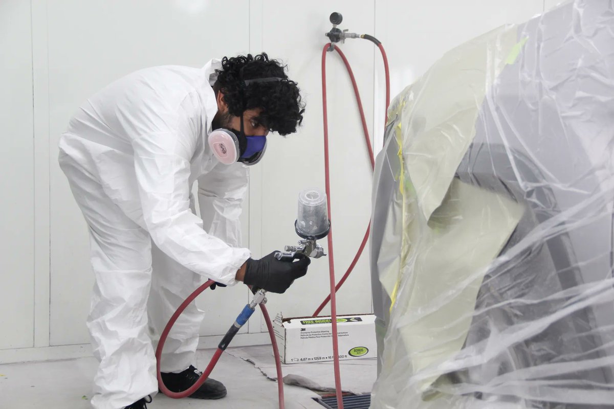 ASUNewport's tweet photo. Painting, hammering, welding, sanding, painting…just another day in our Collision Repair & Refinishing Technology program! Check it out —> https://t.co/IOWkiHYtwd
#ASUNewport #collisionrepair #ASUNAviators #ItsTimeToSoar https://t.co/O7Fj6HENDg