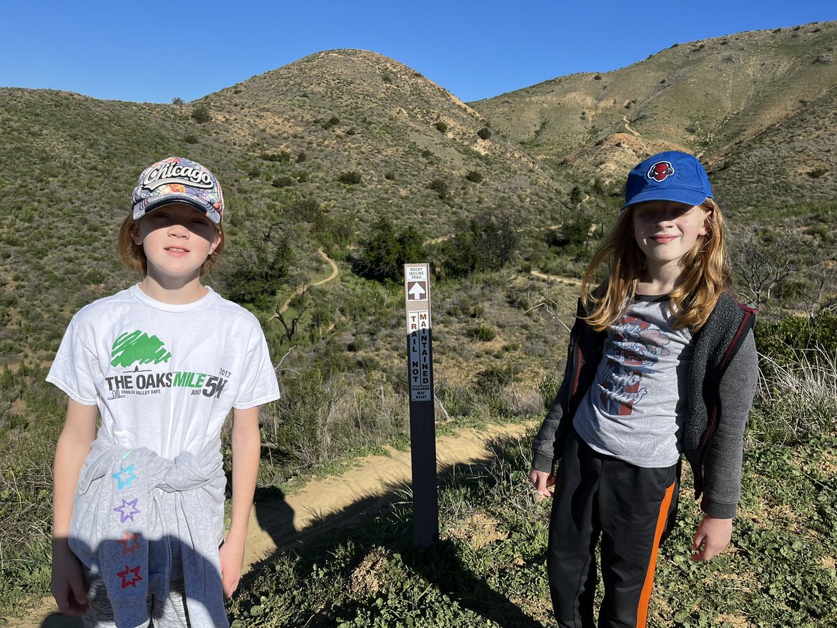 Mirdear1's tweet photo. We got out and did our first trail for 2022 Conejo Open Space Challenge.
Rocky Incline Trail in Lang Ranch.
#coschallenge https://t.co/XSBd1oS5vw