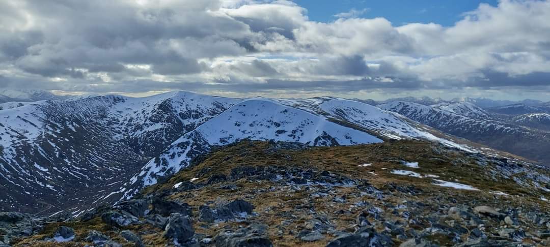 StonehavenSMHC's tweet photo. Great day on Ben Tee,near Invergarry. 904m. It was Sandy Reids last Corbett so a great celebration on a perfect day on Saturday. No wind, nice patches of snow and not even cold on top. Great meal provided by him at night and a few drams! #corbett #bentee #hillwalker #scotland https://t.co/BoGu4ytHqm