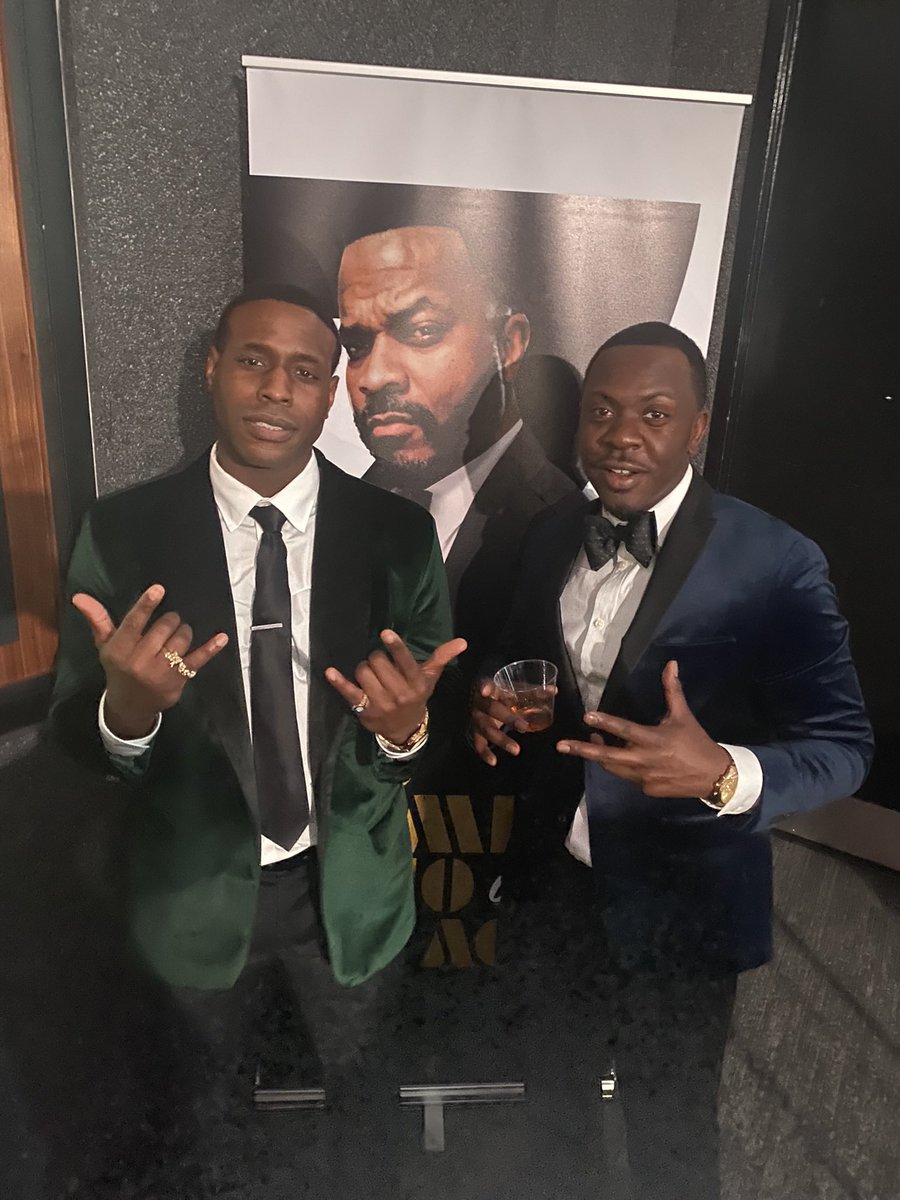 _Atodd_'s tweet photo. You had to have been there #actor #cw #atodd #randall https://t.co/udQevlF8xi