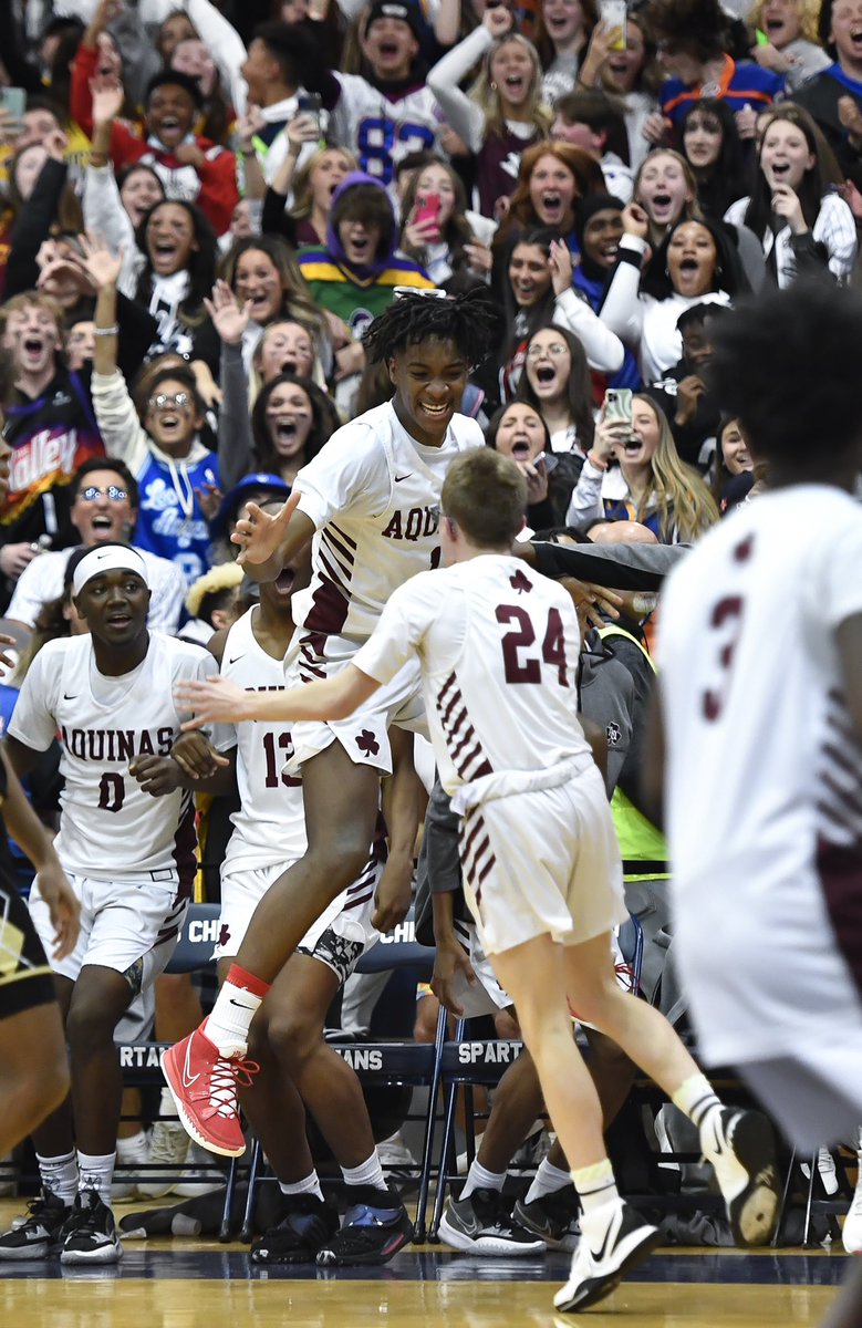 Highlight of <a href="/AQ_Basketball/">Aquinas Institute Boys Basketball</a> AA championship win…team and fan reaction when former team manager Owen Acciari sinks a 3-pt shot. Sports. More pics: democratandchronicle.com/picture-galler… <a href="/DandC/">Democrat & Chronicle</a> <a href="/SecVBBasketball/">Section V Boys Basketball</a>