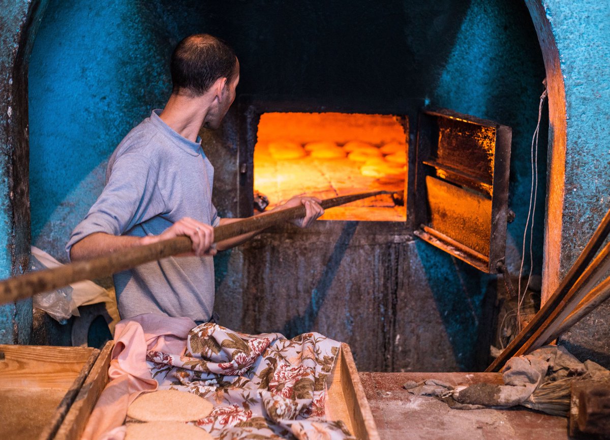 localmtours's tweet photo. Street Oven in Marrakech 
#Localmoroccotours #exploremorocco #Morocco #inmorocco #marruecos #Marrakesh #marrokko #marrakechlife #marrakechplaces #travelgram #moroccanvibes #inmarrakech #moroccantravlers #destinations #wanderlust #vacationmode #moroccotrip #streetfood #cooking https://t.co/kGvQQEyfWB