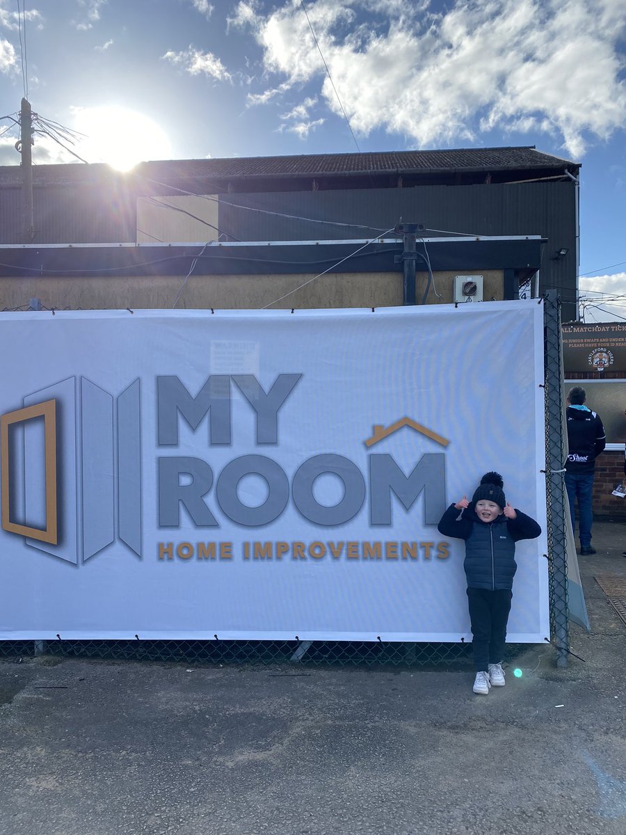 Massive Thankyou to <a href="/CTRLFC/">Castleford Tigers</a> for having us today!

I think the next generation of MyRoom brought the luck on his first ever tigers game 🐯!

It was a proud moment for me to show off “daddy’s big sign” and we was buzzing to experience the first win of the #newcasera