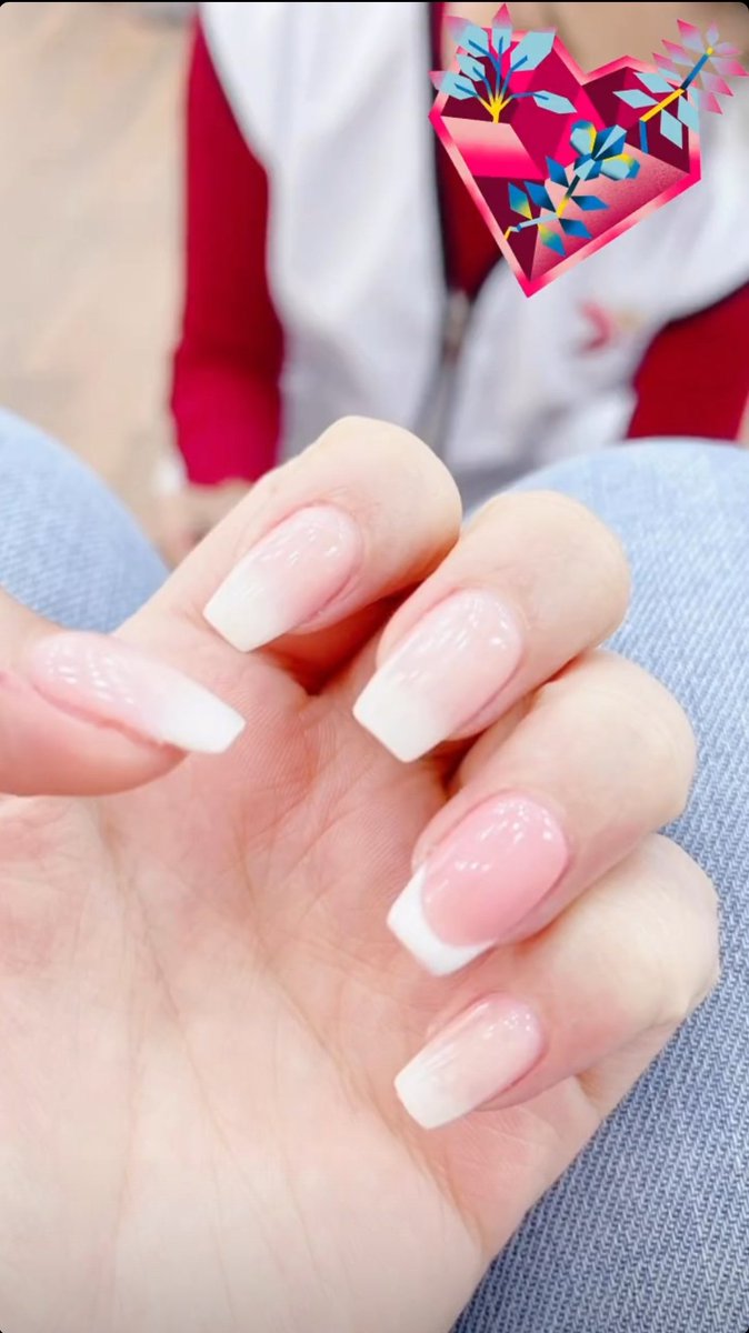 Beautiful nails ?or no