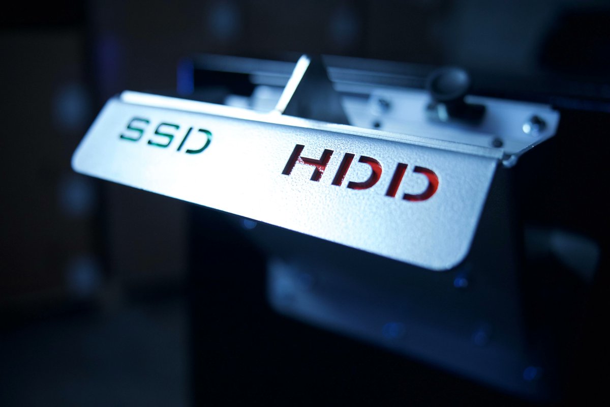 SEMsecure's tweet image. Effortlessly destroy hundreds of drives with the powerful SEM 0305 #HDDshredder. Designed with operator safety in mind, the 0305 is ideal for shredding #HDDs, #opticalmedia, and other #devices such as #cellphones, #smartphones, #memorysticks, and more! bit.ly/35Ipr4A