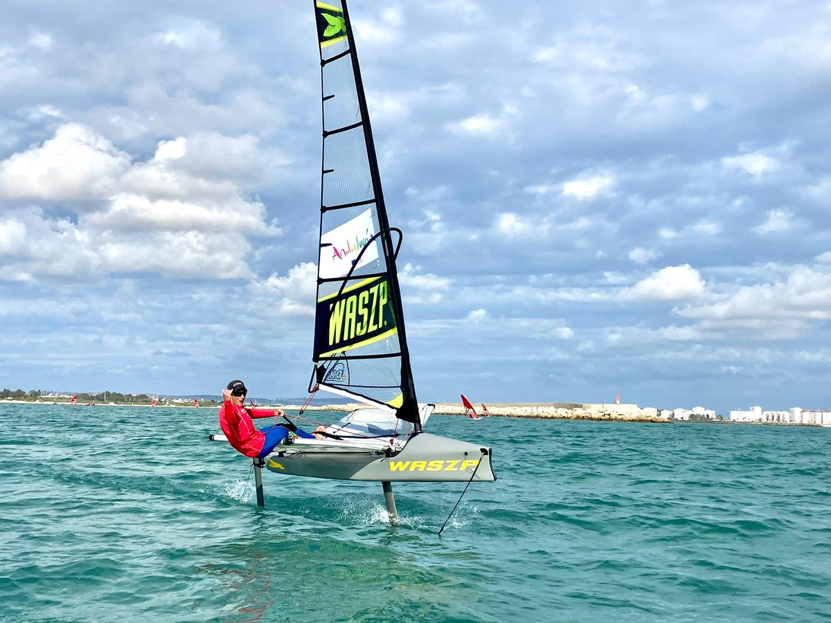 SailGPESP's tweet photo. 2️⃣ y último día de la #FoilingBase!
Esta tarde @Puertosherry nos ha vuelto a ver dándolo todo con @the_waszp ⚡
👇📸 Os dejamos unos fotones de nuestro domingo
#SGPInspire #RaceForTheFuture https://t.co/3NqPj3FZhY