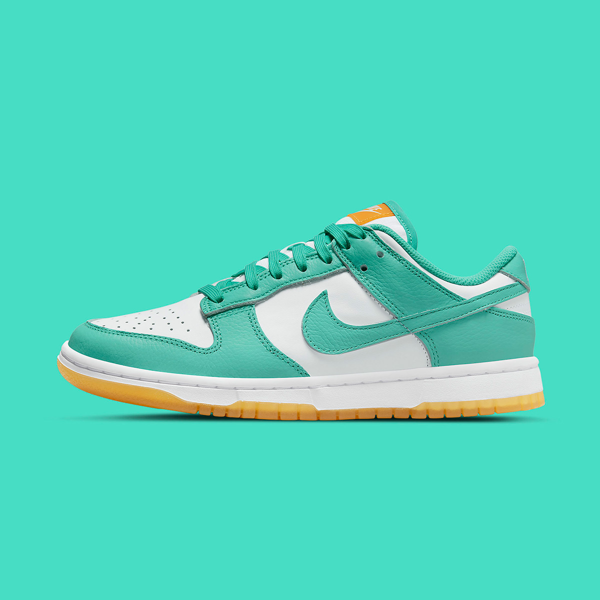 houseofheat's tweet photo. Nike Dunk Low “Miami Dolphins” is dropping soon 🐬

DETAILS: https://t.co/C2gyzyxfLE https://t.co/iCVmTk7nTZ