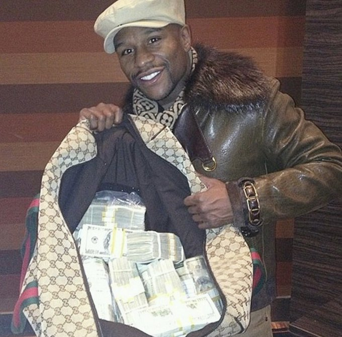 hardsportpics's tweet photo. Floyd Mayweather with money https://t.co/gEsLnQ7WDC