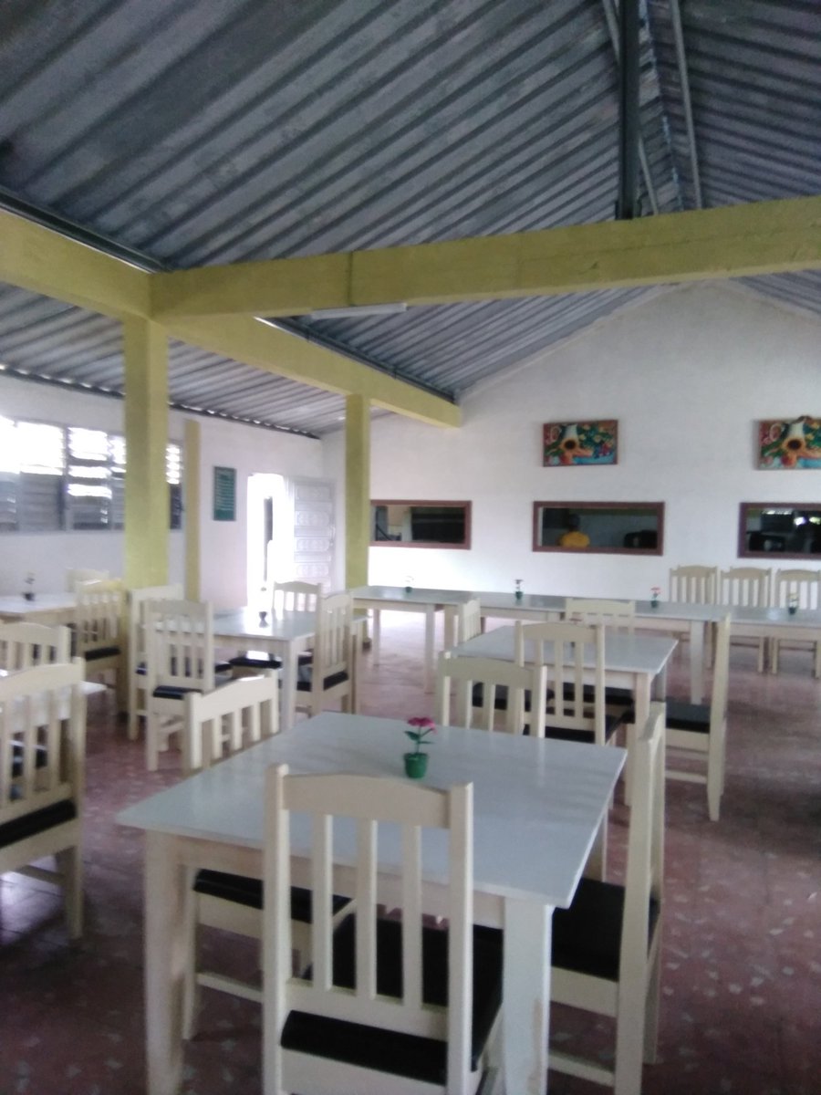 IsabelR38309780's tweet photo. #Placetas se prepara desde horas tempranas del domingo para recibir este día 7 de marzo un nuevo curso escolar#Cubaviveyabraza#DPEVillaclara https://t.co/Qit419RFrV