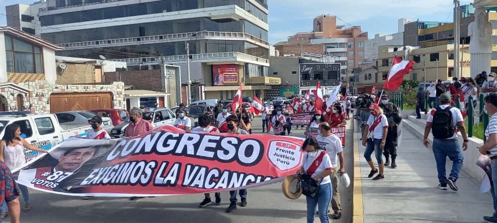 marcomanay8's tweet photo. La #Marcha5M q organizamos ayer un puñado d valientes #Lambayecanos, superó lo previsto, sin muchos recursos y poco tiempo para la convocatoria. Ahora preparar la sgte marcha más contundente y esperamos contar con apoyo d fuerzas democráticas, profesionales y sociales d la región https://t.co/d5GvVzvQxz
