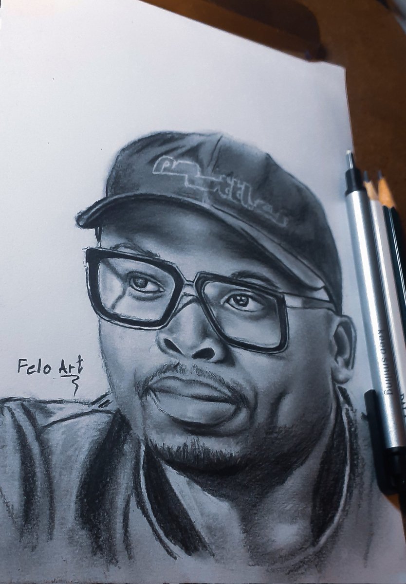 Coolfelo_art's tweet photo. @ZakweSA I did this drawing to honor Dj Dimples 

#RIPDJDimplez https://t.co/YiLvEdWjWD