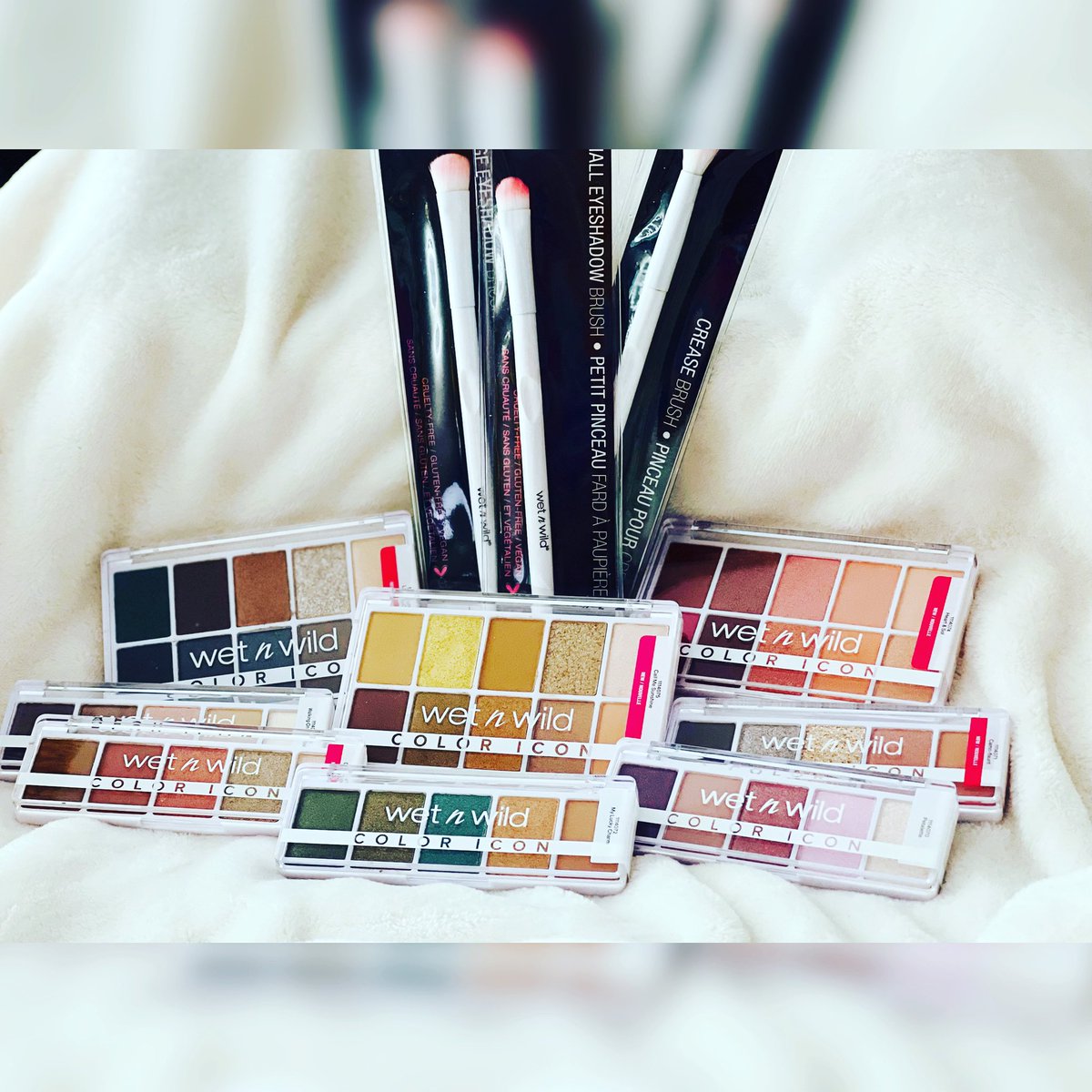 VanesDarling's tweet photo. Iโm so excited to announce my new collaboration with @wetnwildbeauty and @target!!! Im so incredibly grateful for the opportunity !! Thank you so much ! I canโt wait to create with these!
#wetnwild #wetnwildbeauty #coloricon #coloriconpalette #makeupartist #mua #cosplayer https://t.co/TuGrKBdtgy