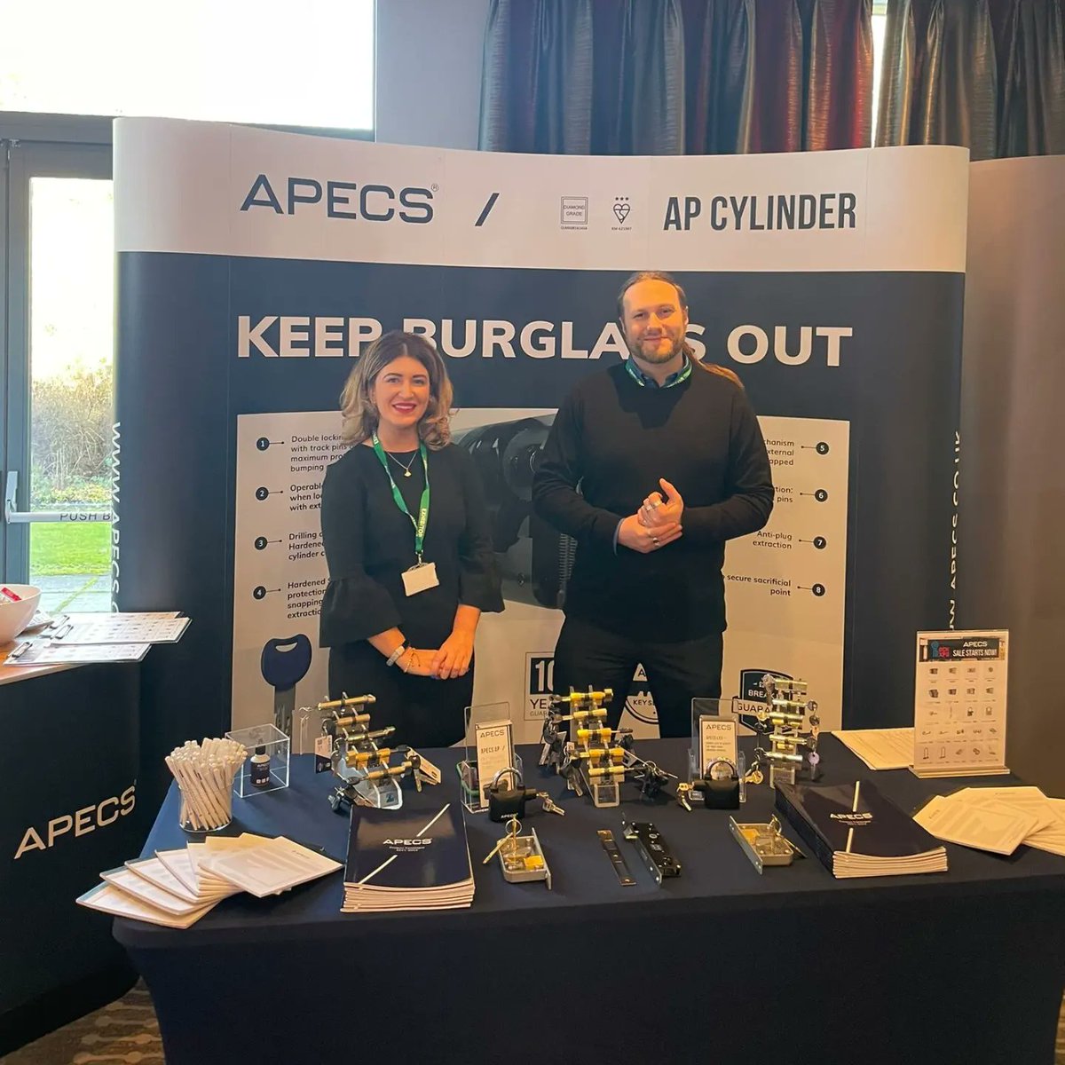 ApecsLocks's tweet photo. We had a fantastic weekend at #lockexpo2022 

Got to see some existing customers and meet many new ones!  

A big thank you to everyone who came to see us 🙌

If you haven't opened your account yet, you can open it here https://t.co/6L1AkyX42Q

#apecs #locksmiths #lockexpo https://t.co/xXj5NKcFG2