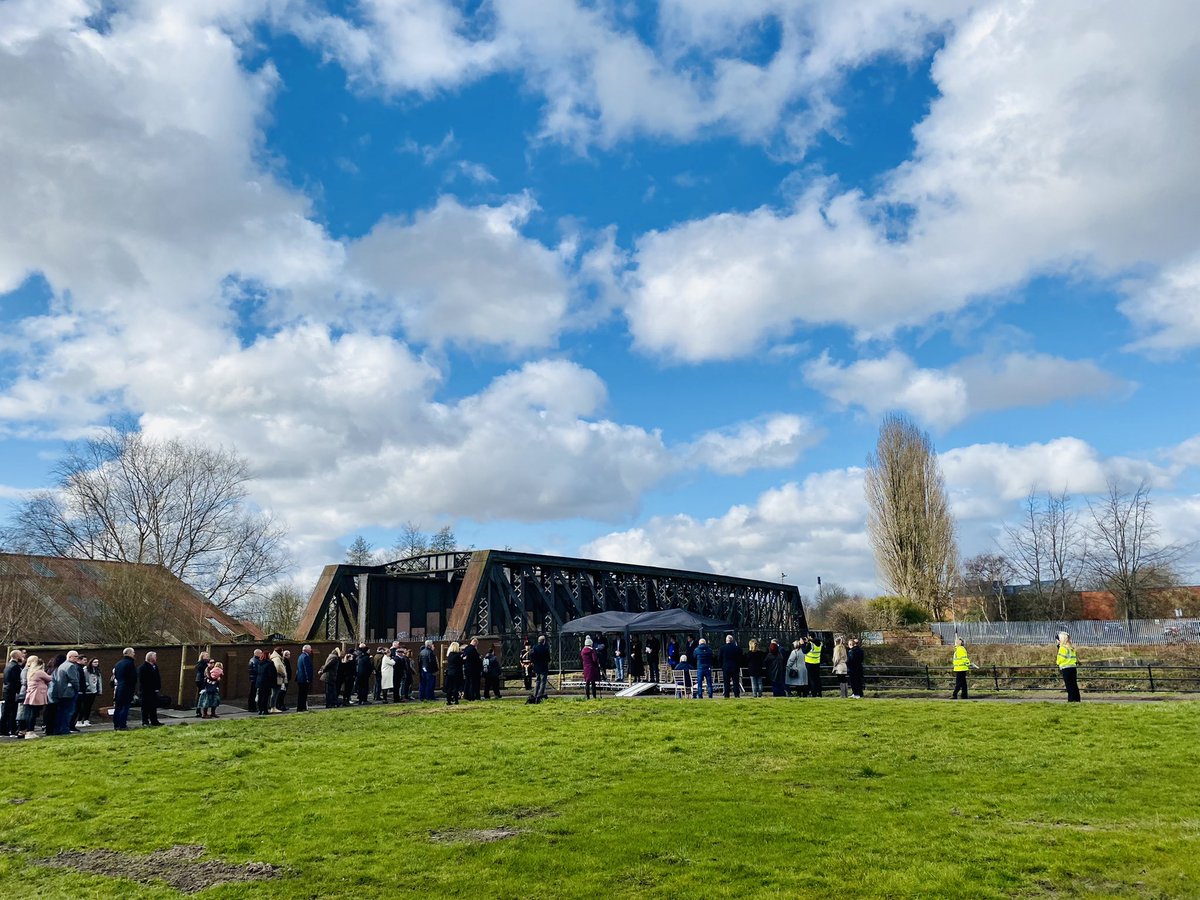 Today I attended the official opening of the newly restored Marshall Gardens. The area has been transformed into a beautiful memorial garden - a place for reflection. A huge well done to @LisaBilling5 &amp; <a href="/WarringtonBC/">Warrington Borough Council</a> for all your hard work. &amp; thanks to all who have supported.