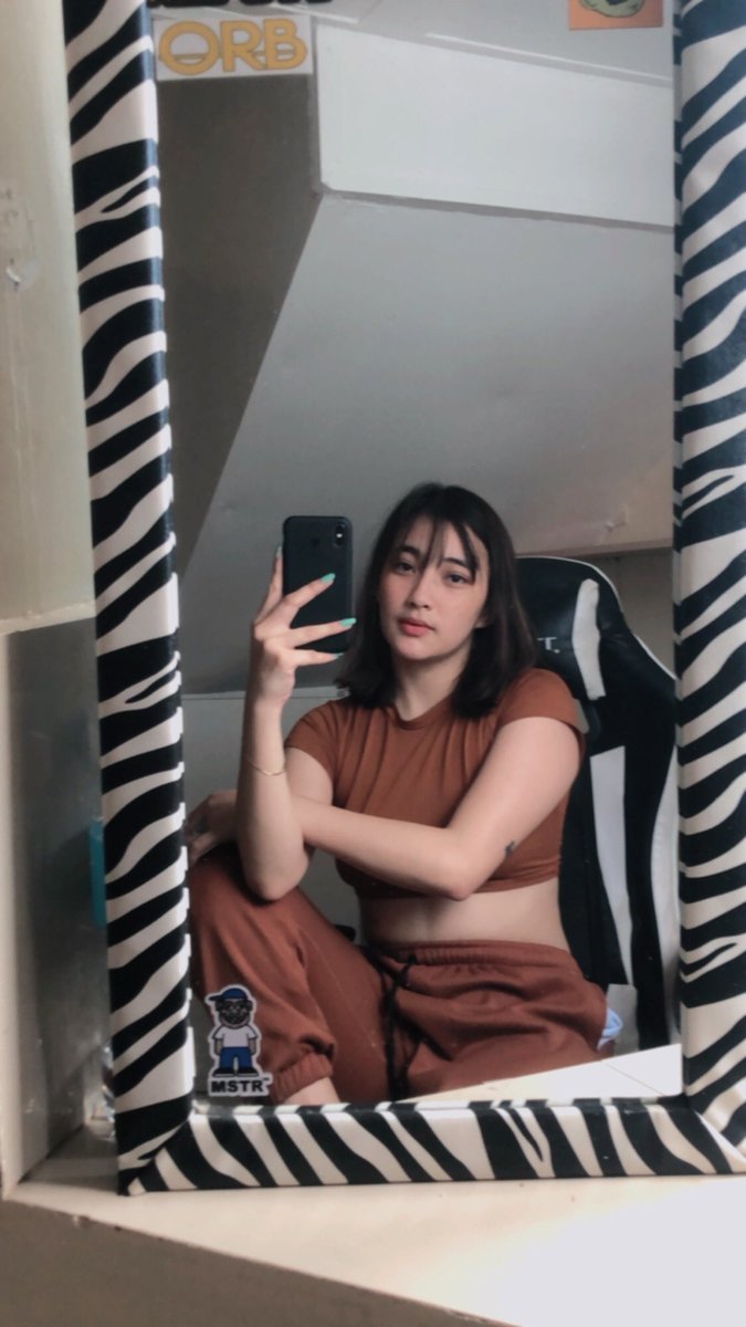 imjustin6c08's tweet photo. kahit anong ngiti ipakita mo, kita sa mga mata mo kung ano yung bigat na dinadala mo🥺 #labanlangself 🤍 https://t.co/wjpPCWv4WL