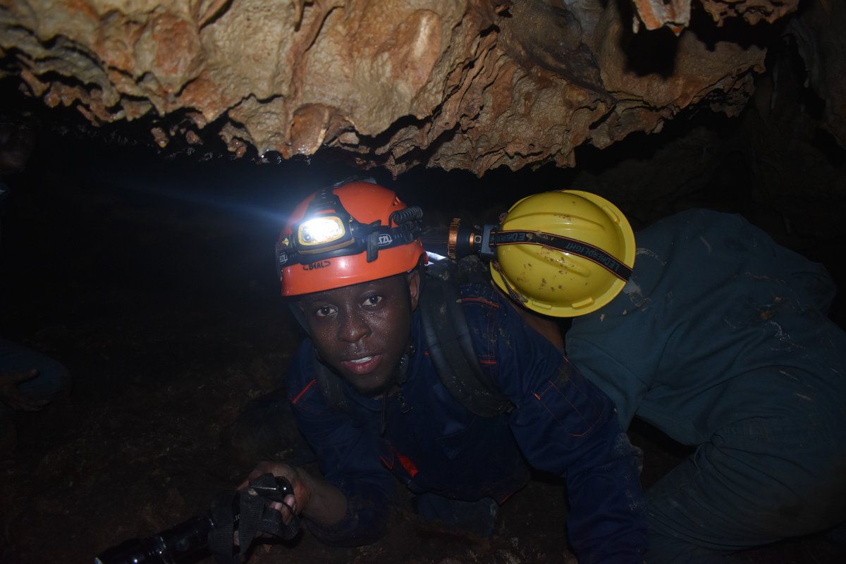 Bazebinicy's tweet photo. study of the Congo Karst system : cave's prospection

#geomorphology, #karst, #cave, #Congo https://t.co/c7ePItR15o