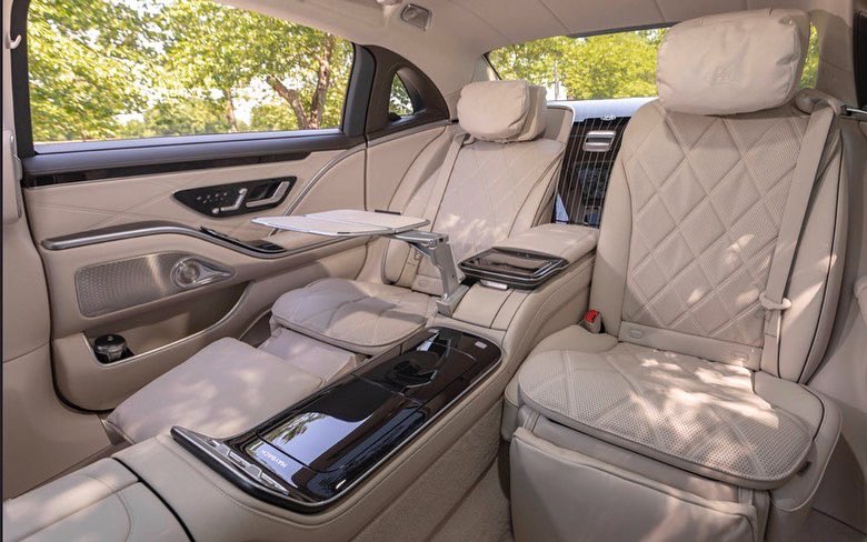 The 2021 Maybach in motion. 💨

#MercedesBenz #VonHousen #Maybach #2021Maybach