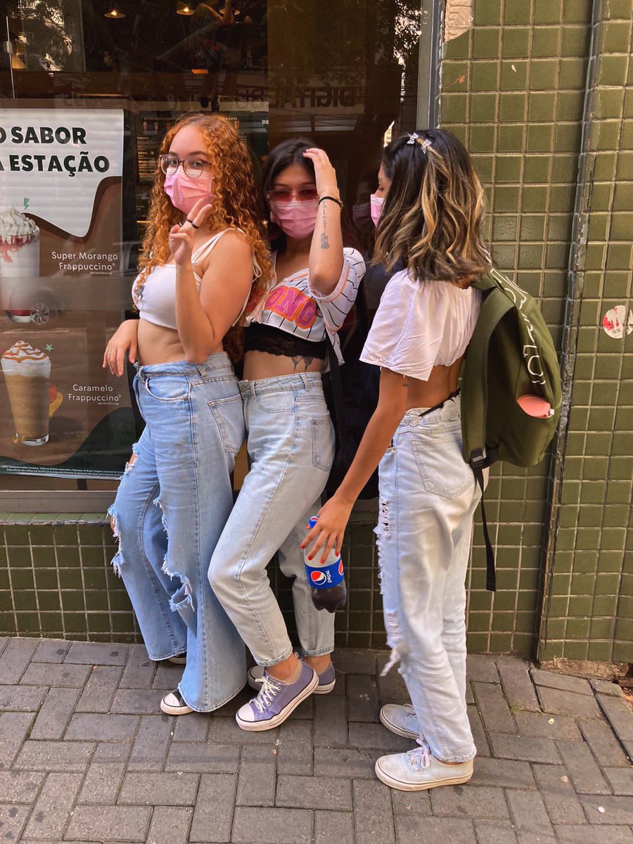 ludamiati's tweet photo. amo tanto minhas meninas. 3/4 https://t.co/qqhLTm2upN