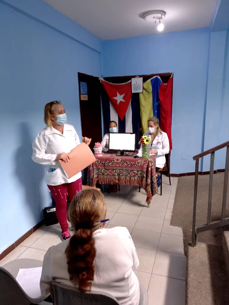 CdiEscuque's tweet photo. Debate del código de la familia cubana. #SomosContinuidad #SomosCuba #CubaVive #CubaCoopera https://t.co/VubtJtv7FV