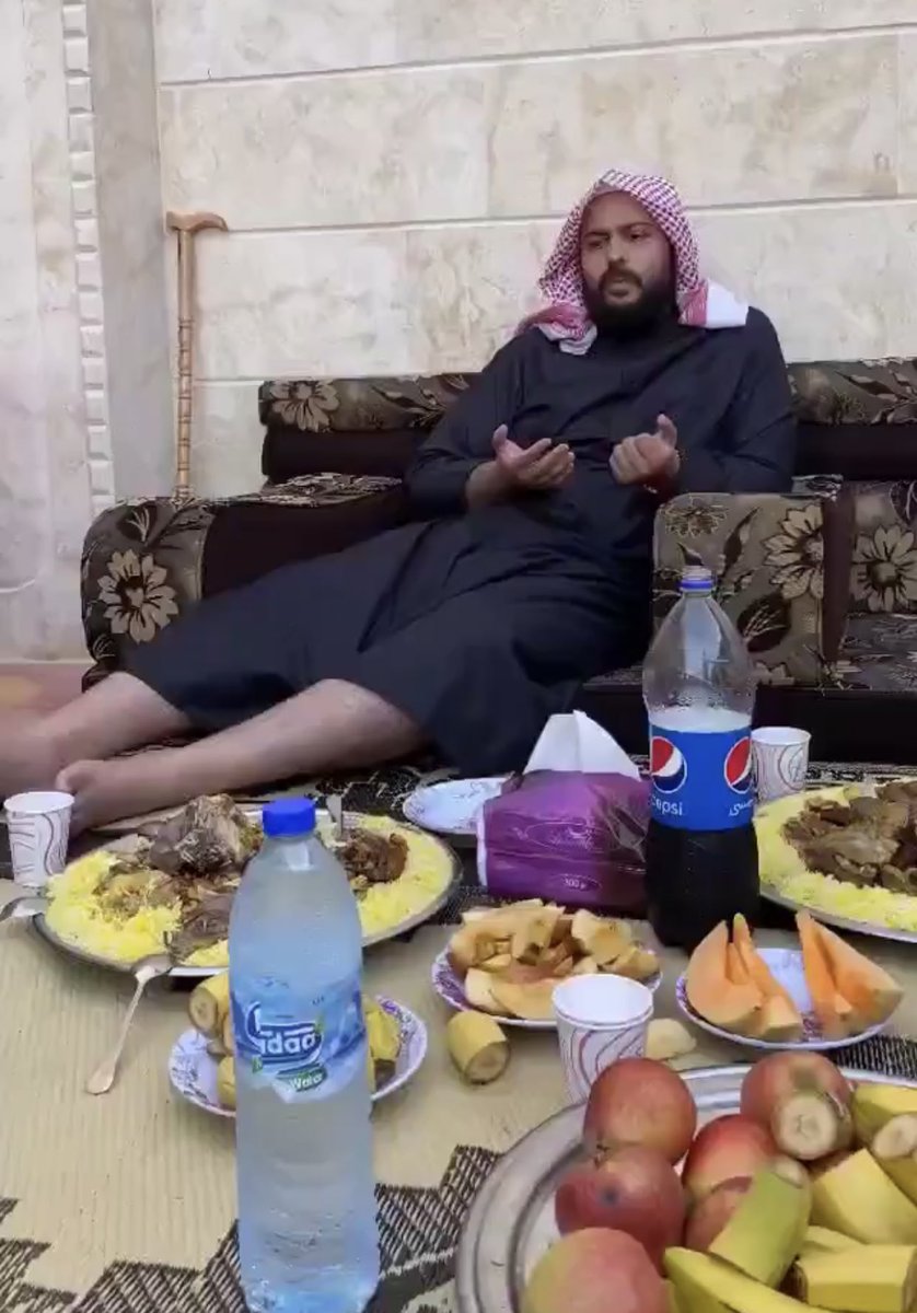 halgawi's tweet photo. مصادر روسية :
تركيا تجهز دفعة أولى من مقاتلي داعش عبر مكاتب استقطاب في شمال سوريا لإرسالهم إلى أوكرانيا عند الحاجة، ذلك مقابل رواتب شهرية ضخمة . 
 ——
الجدير بالذكر أن عبدالله المحيسني-المقيم في تركيا- والمدرج على قائمة الإرهاب أفتى بأن من يقاتل تحت راية روسيا في نار جهنم https://t.co/ZE8ddgb52s